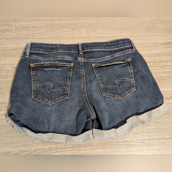 Silver Jeans Women's Boyfriend Dark Indigo Jean Shorts Size 30 - Picture 2 of 6